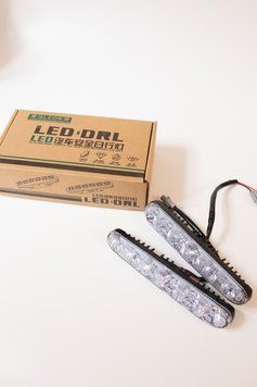 Светодиодные LED дневные ходовые огни 6 диодов 12В (производство LED, Китай)+Бегающий поворот 00507 фото