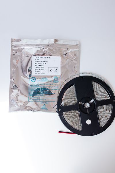 Світлодіодна стрічка SMD 3528, 5 м, 300 світлодіодів, 12 В, біла, IP67 00332 фото